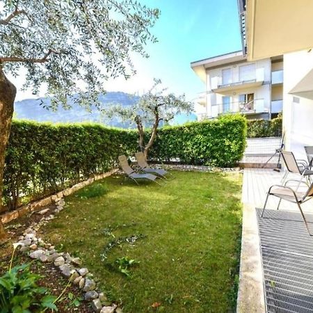 L&G Apartament Torbole Sul Garda Exteriör bild