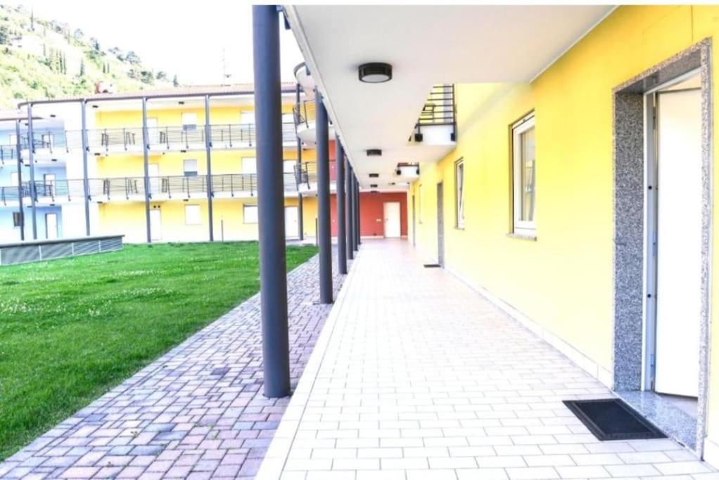 L&G Apartament Torbole Sul Garda Exteriör bild