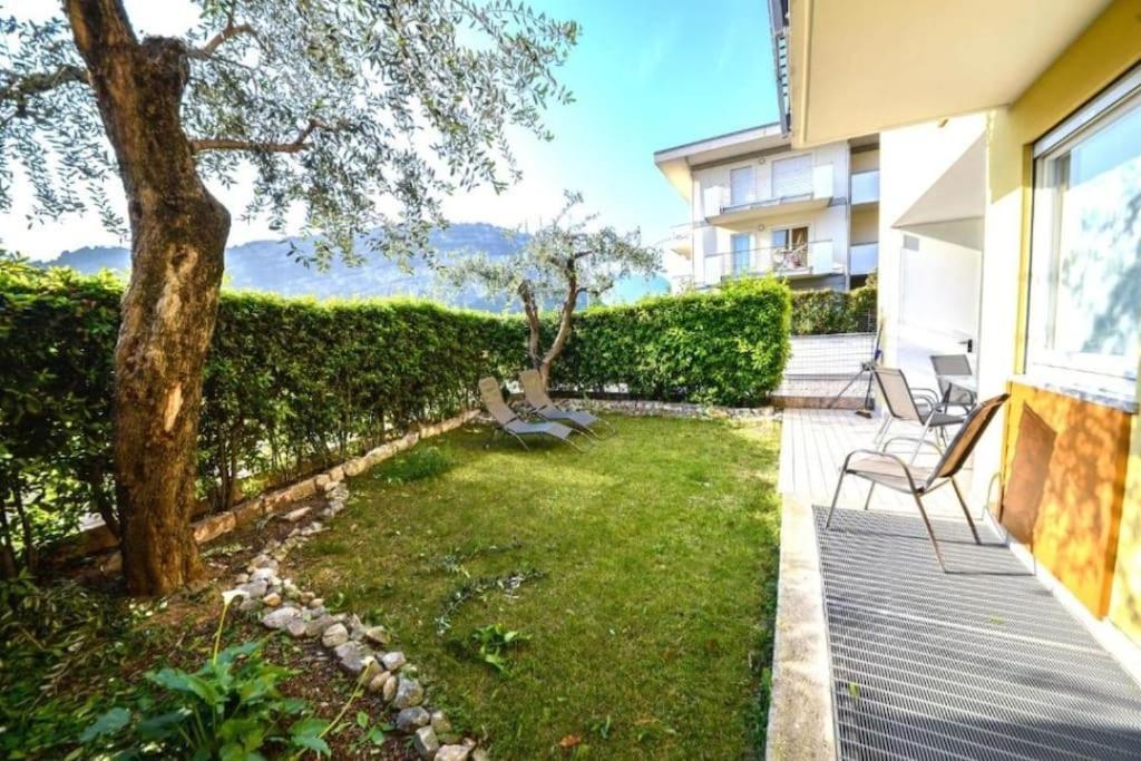 L&G Apartament Torbole Sul Garda Exteriör bild